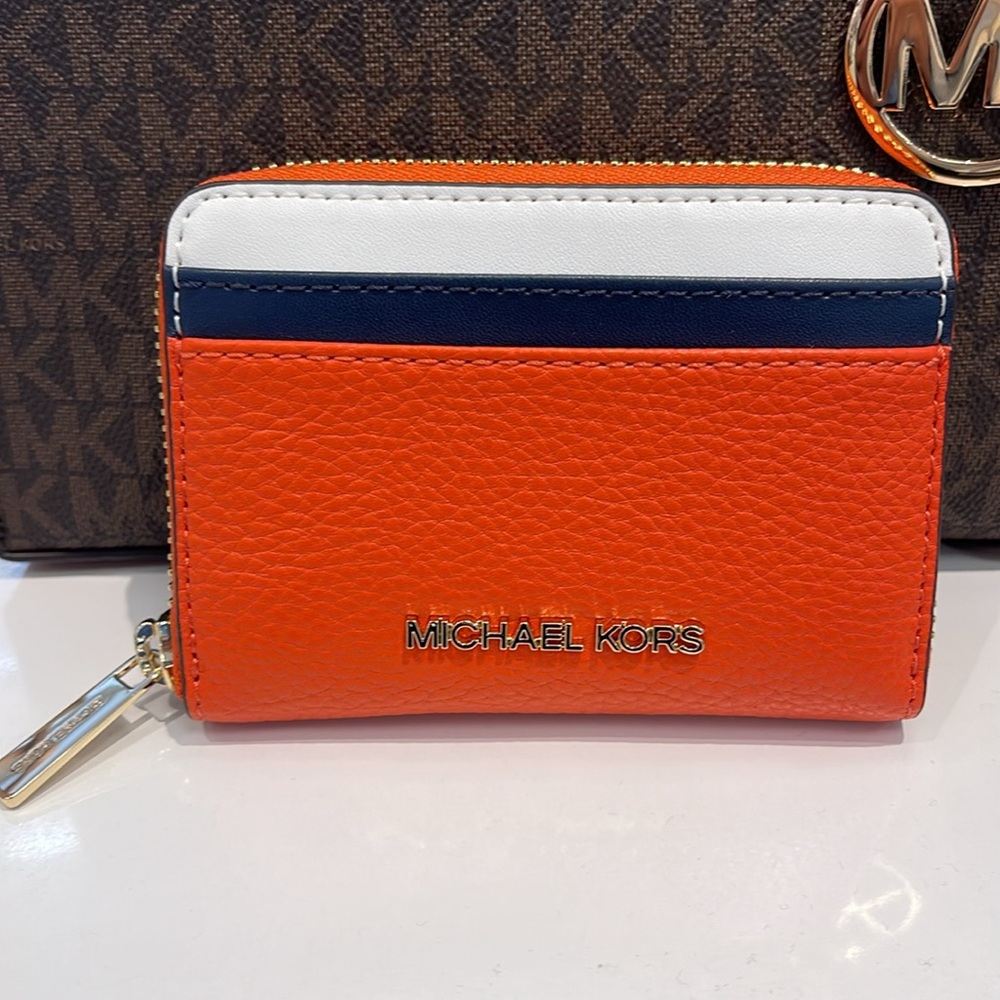 MICHAEL KORS Jet Set Travel Medium Color-Block Zip Around Wallet
Red Clay 
NWT - Picture 13 of 16